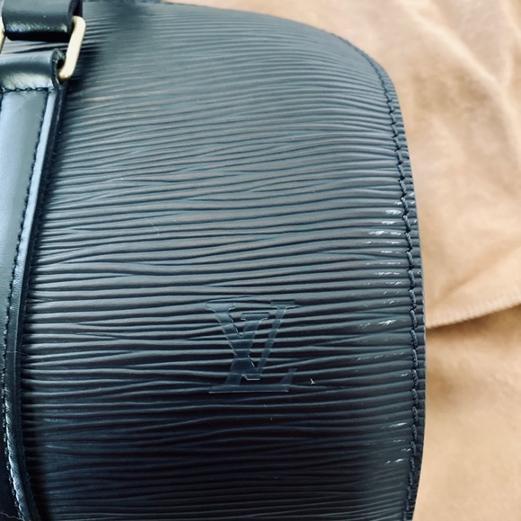 Authentic Louis Vuitton Papillon Epi leather black - Picture 9 of 16